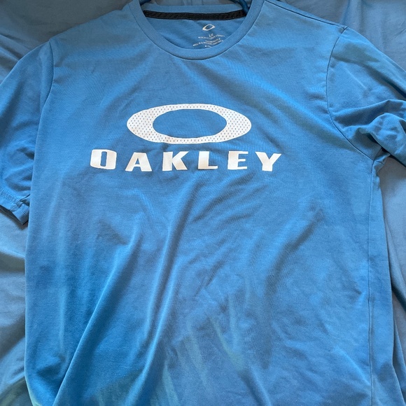 Oakley shirt - Picture 1 of 3